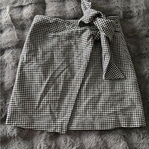 Wilfred Black and White Houndstooth A-Line Skirt